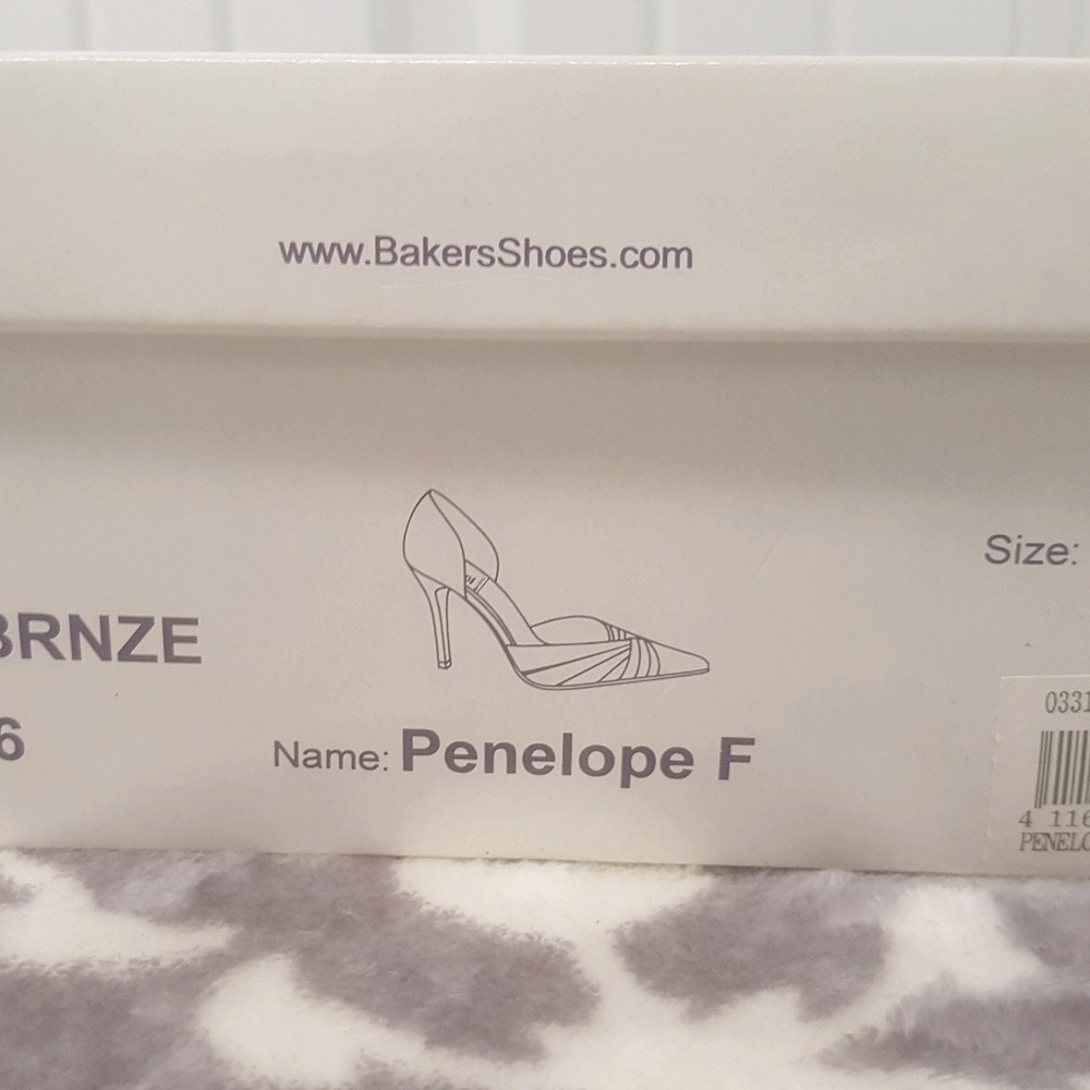 Shoes - Picture 4 of 4